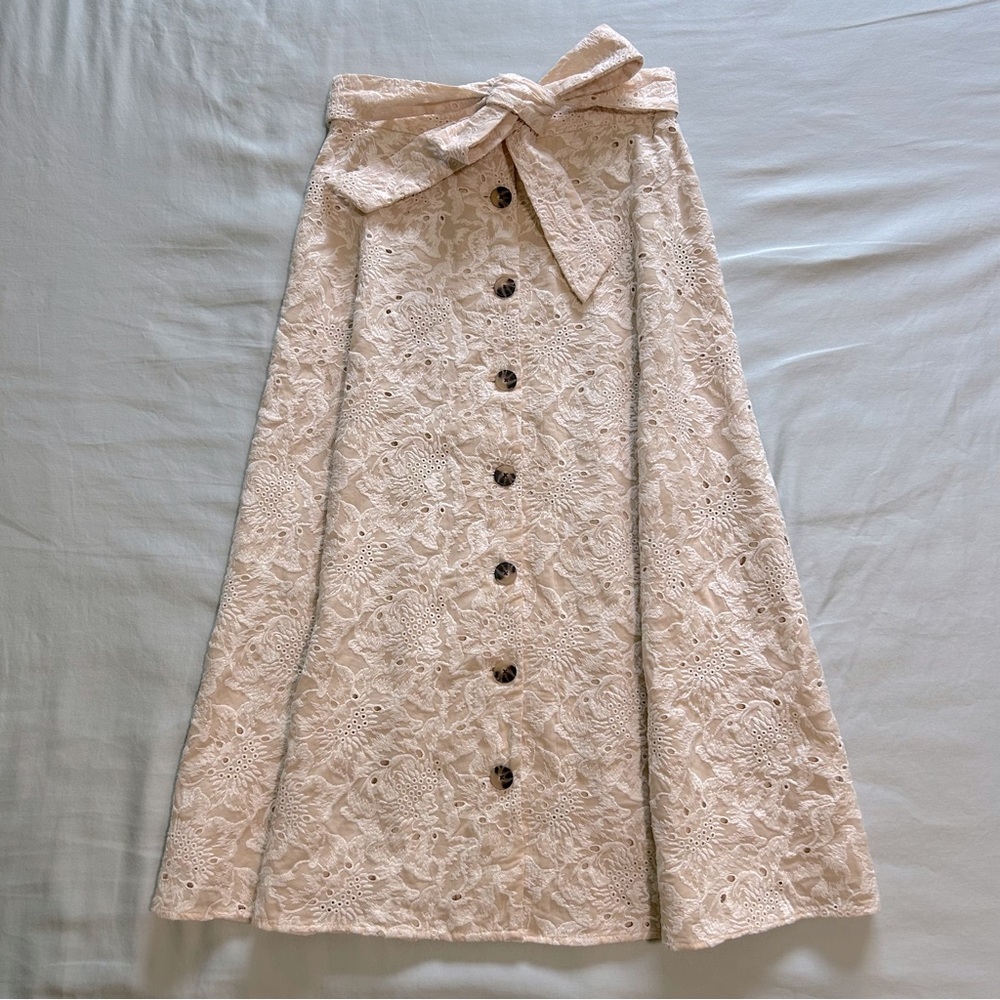 NWOT Antonio Melani beige cotton eyelet button down Aline Midi Skirt size 2